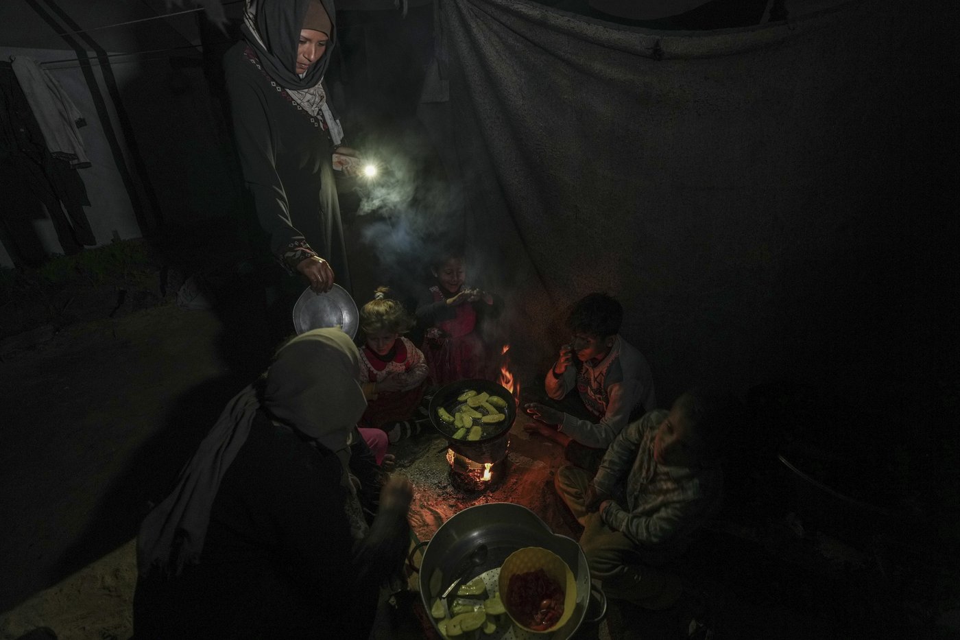 Winter is hitting Gaza and many Palestinians have little protection from the cold | iNFOnews.ca