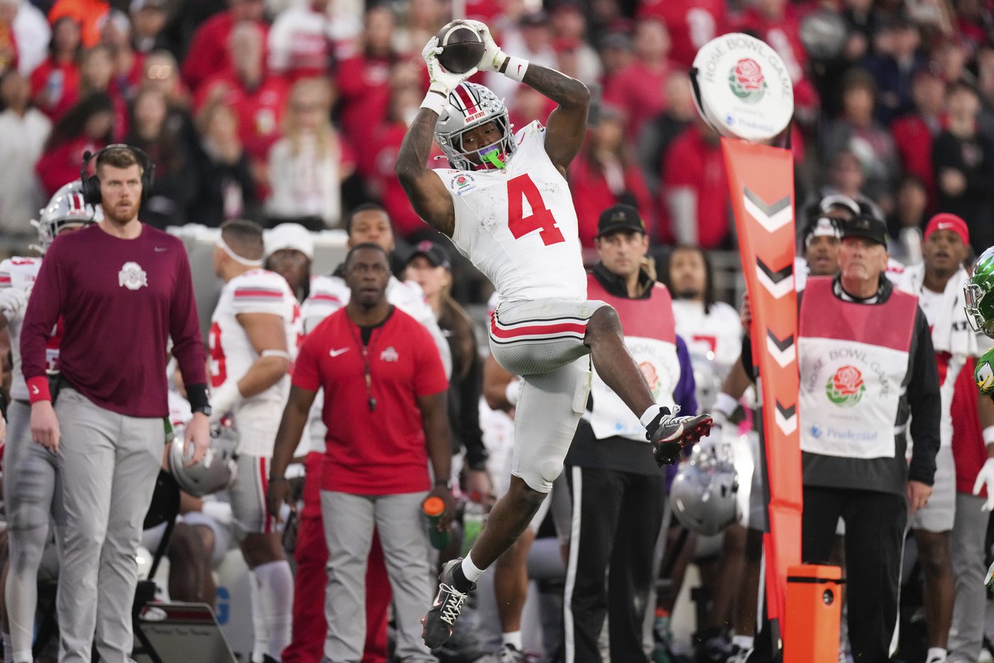 No. 6 Ohio State blasts top-ranked Oregon 41-21 in the Rose Bowl, advances to CFP semifinals | iNFOnews.ca