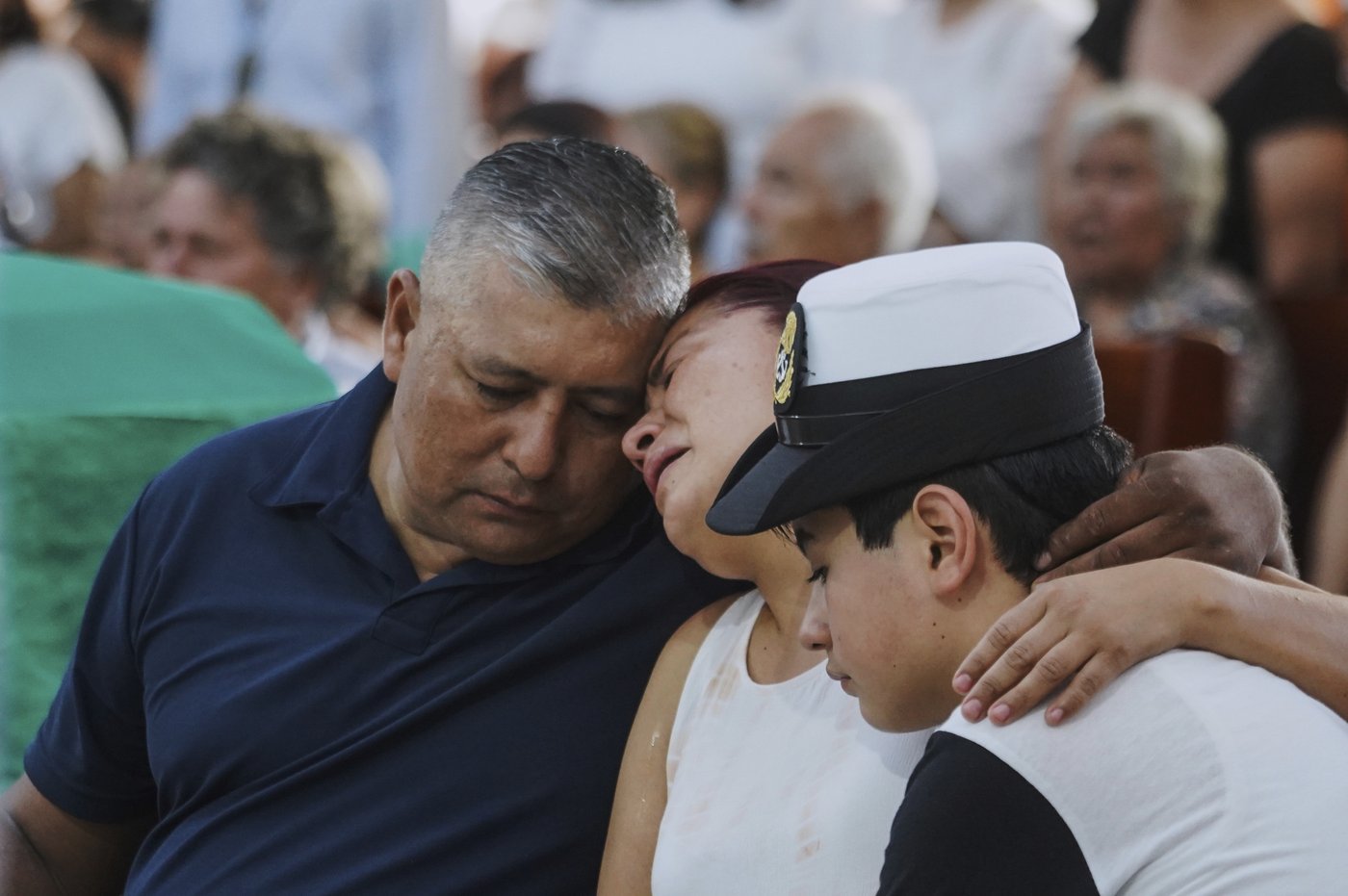 Mexico mourns naval cadet killed when training ship collided with Brooklyn Bridge | iNFOnews.ca