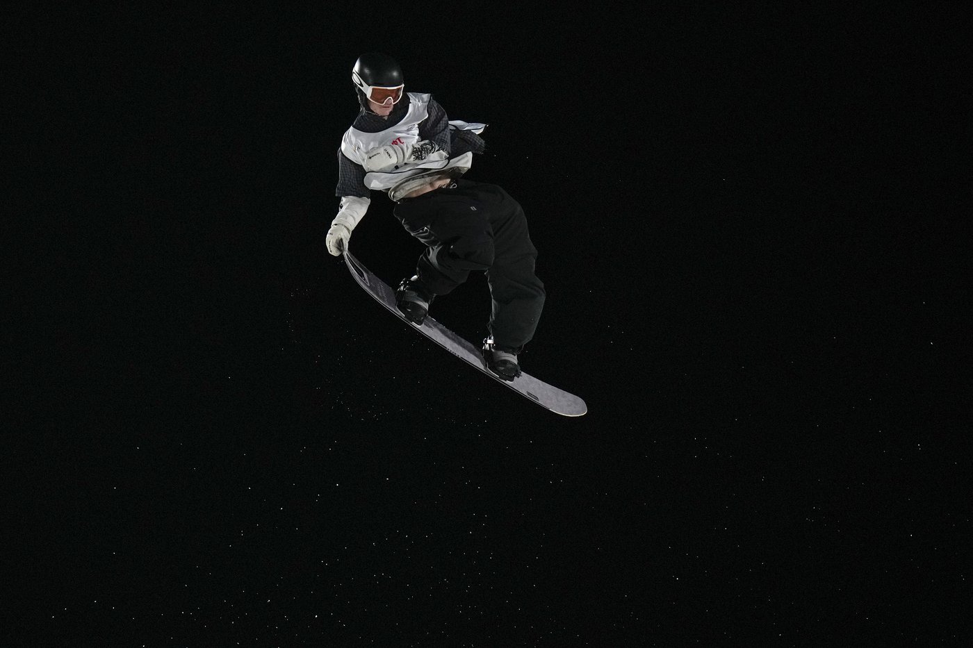 Canadian teen snowboarder Eli Bouchard soars to first World Cup gold medal | iNFOnews.ca Canadian teen snowboarder Eli Bouchard soars to first World Cup gold medal | iNFOnews.ca
