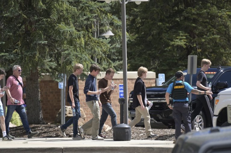 Report says school shooting suspect was fascinated with mass shootings and expressed neo-Nazi views | iNFOnews.ca