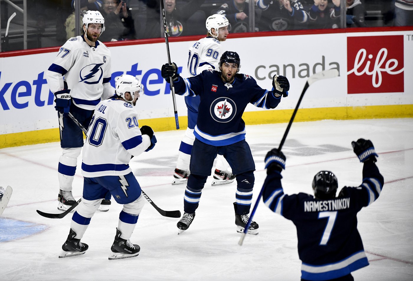 Winnipeg Jets use balanced scoring attack in 7-4 victory over Tampa Bay Lightning | iNFOnews.ca