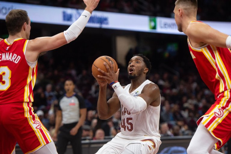 Donovan Mitchell scores 37 points as Cavaliers down Young-less Hawks 117-109 | iNFOnews.ca Donovan Mitchell scores 37 points as Cavaliers down Young-less Hawks 117-109 | iNFOnews.ca