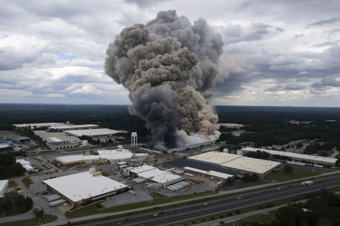 Georgia county says it's suing company over chemical fire | iNFOnews.ca