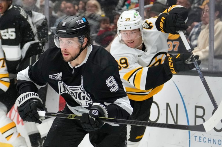 Morgan Geekie scores twice to tie for NHL goals lead, Bruins beat Kings 2-1 in OT | iNFOnews.ca