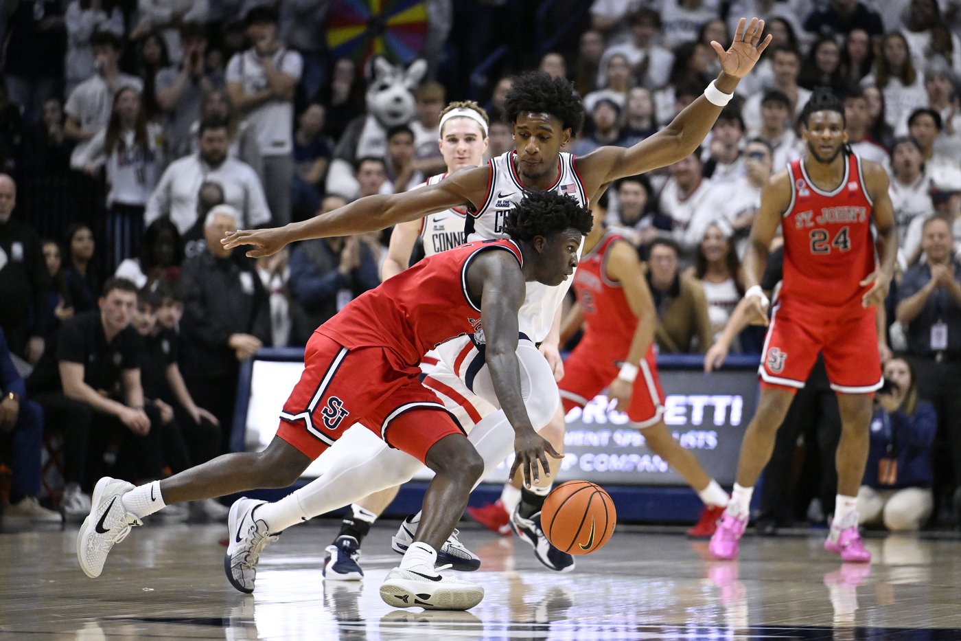 No. 12 St. John's beat No. 19 UConn for 10th straight win | iNFOnews.ca