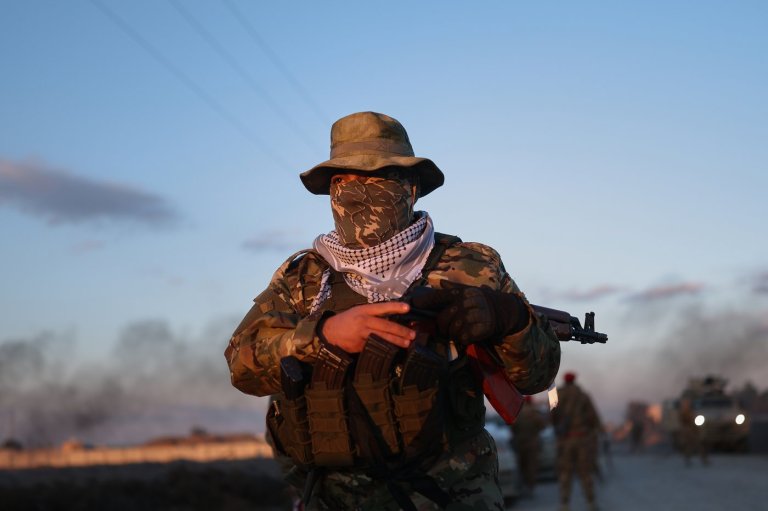 Syrian government forces clash with Kurdish fighters as IS prisoners escape | iNFOnews.ca