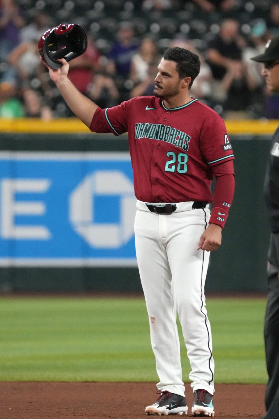 Nolan Arenado reaches 2,000 hits, joins elite club of players who also have 350 HRs, 10 Gold Gloves | iNFOnews.ca Nolan Arenado reaches 2,000 hits, joins elite club of players who also have 350 HRs, 10 Gold Gloves | iNFOnews.ca