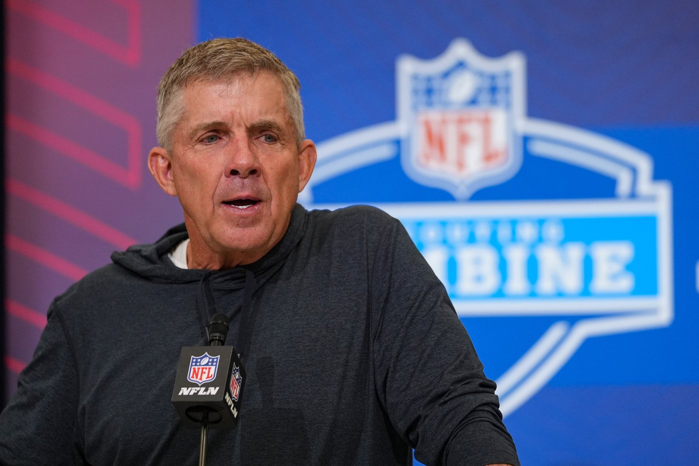 A rare handoff for Sean Payton as Davis Webb takes over Broncos play-calling | iNFOnews.ca A rare handoff for Sean Payton as Davis Webb takes over Broncos play-calling | iNFOnews.ca