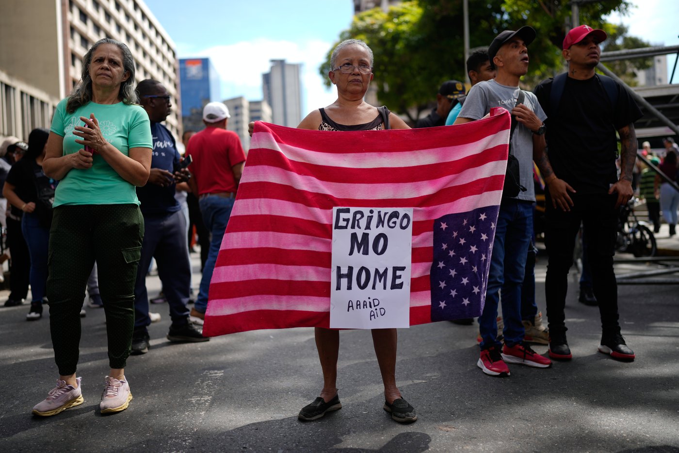 Photos of Venezuela the day after US forces captured President Nicolás Maduro | iNFOnews.ca