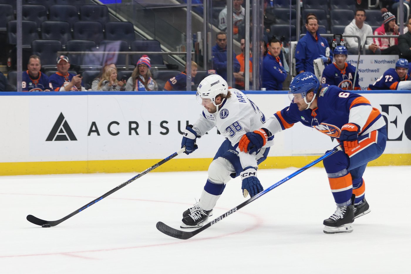Hagel completes hat trick with 2 late goals as Lightning beat Islanders 5-3 | iNFOnews.ca
