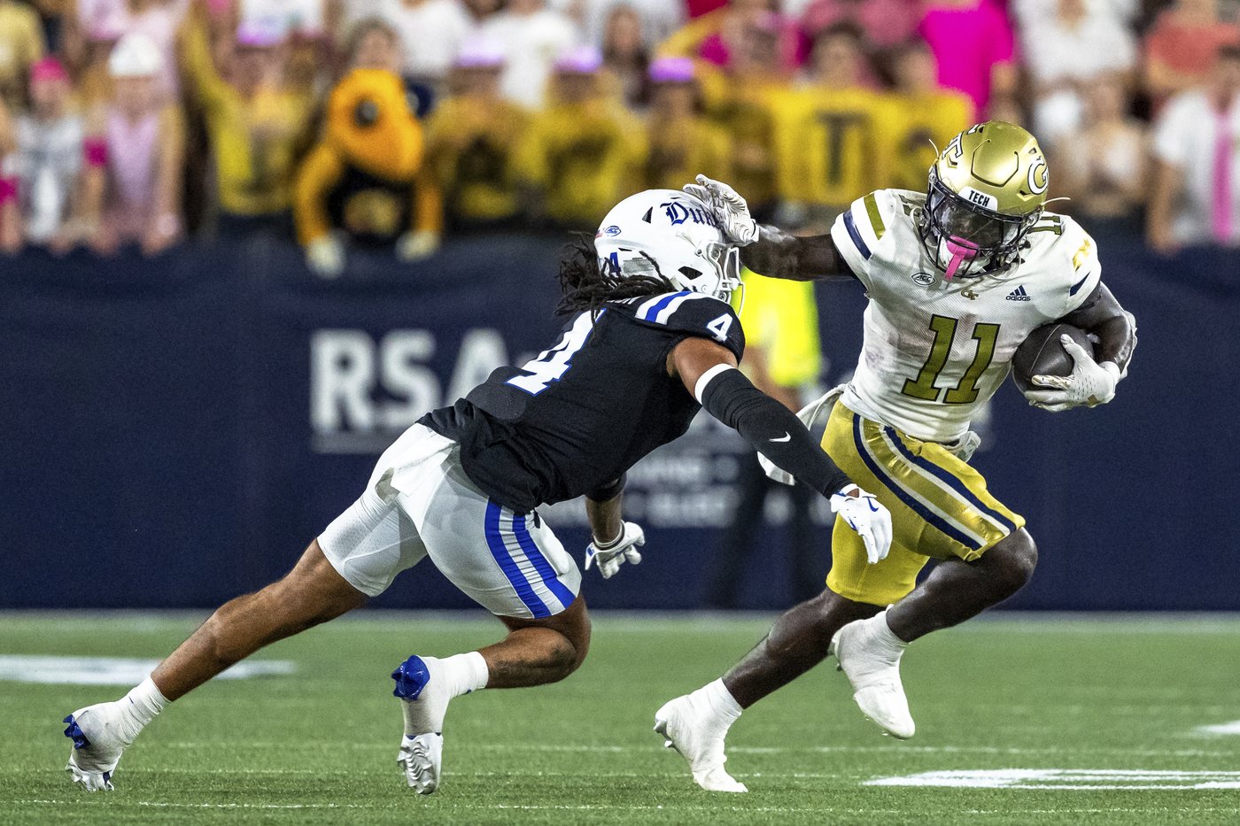 Haynes runs for 128 yards, catches go-ahead scoring pass, as Georgia Tech gives Duke 1st loss, 24-14 | iNFOnews.ca Haynes runs for 128 yards, catches go-ahead scoring pass, as Georgia Tech gives Duke 1st loss, 24-14 | iNFOnews.ca