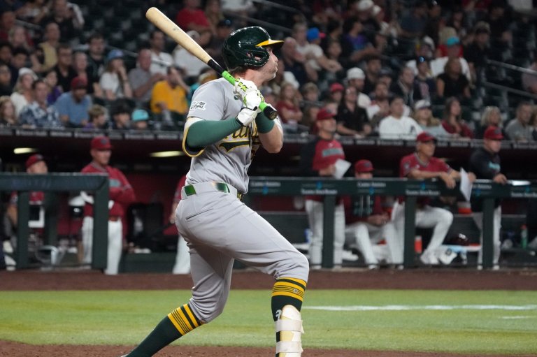 Jeff McNeil's pinch-hit single in the 7th inning sends the A's to a 5-2 win over the Diamondbacks | iNFOnews.ca