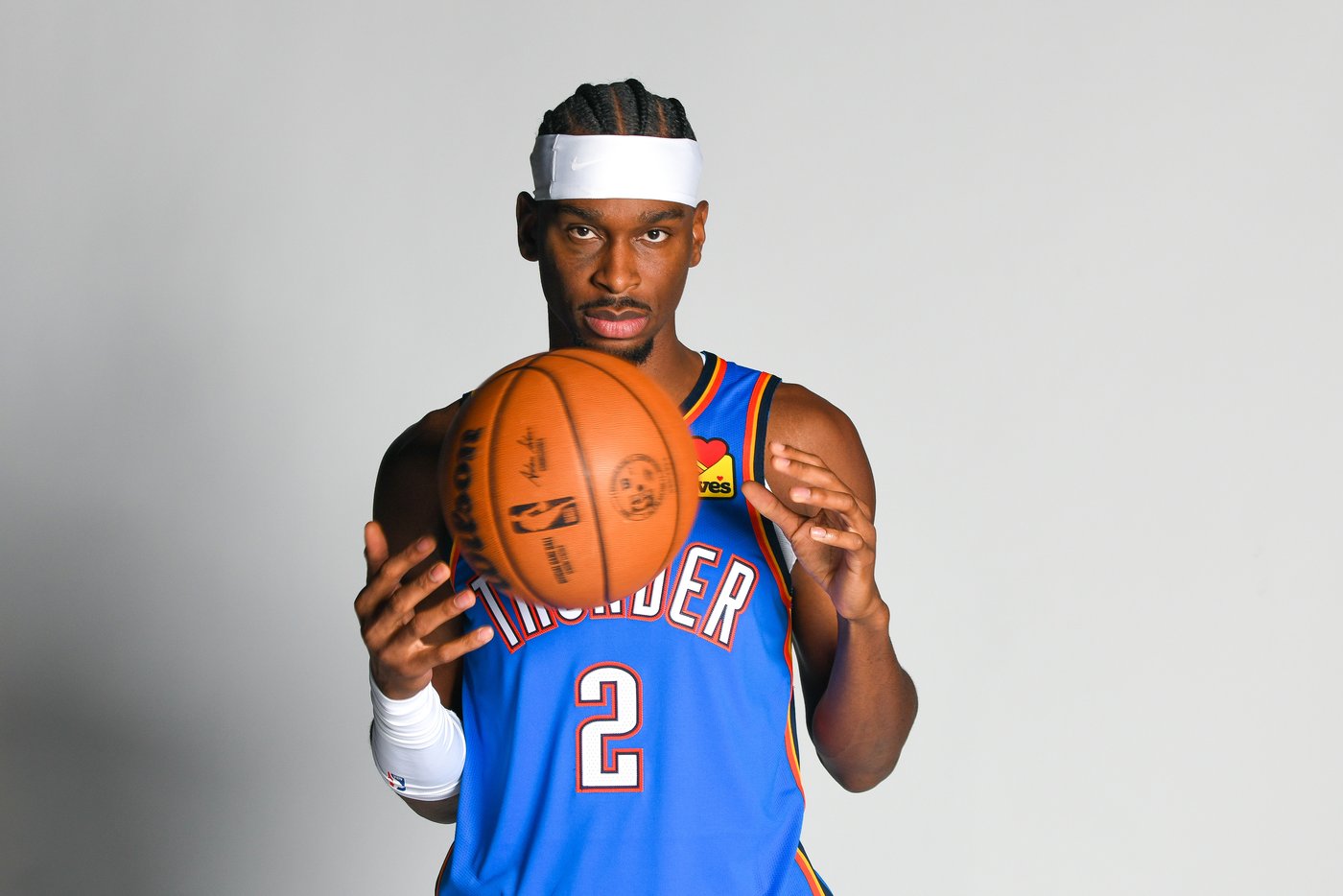 Shai Gilgeous-Alexander and the Thunder aim to defend their NBA title with familiar faces | iNFOnews.ca