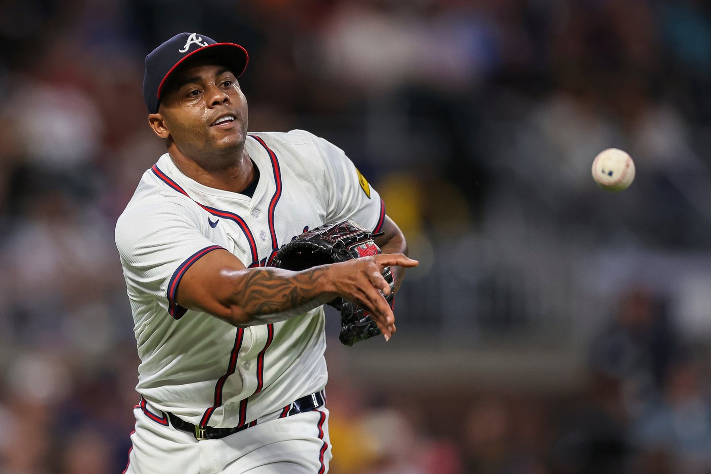 Braves re-sign veteran closer Raisel Iglesias to $16 million, 1-year deal | iNFOnews.ca