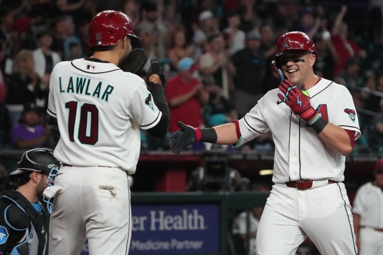 Corbin Carroll hits game-winning, 2-run homer in the 9th to lift D-backs over the Marlins 8-7 | iNFOnews.ca