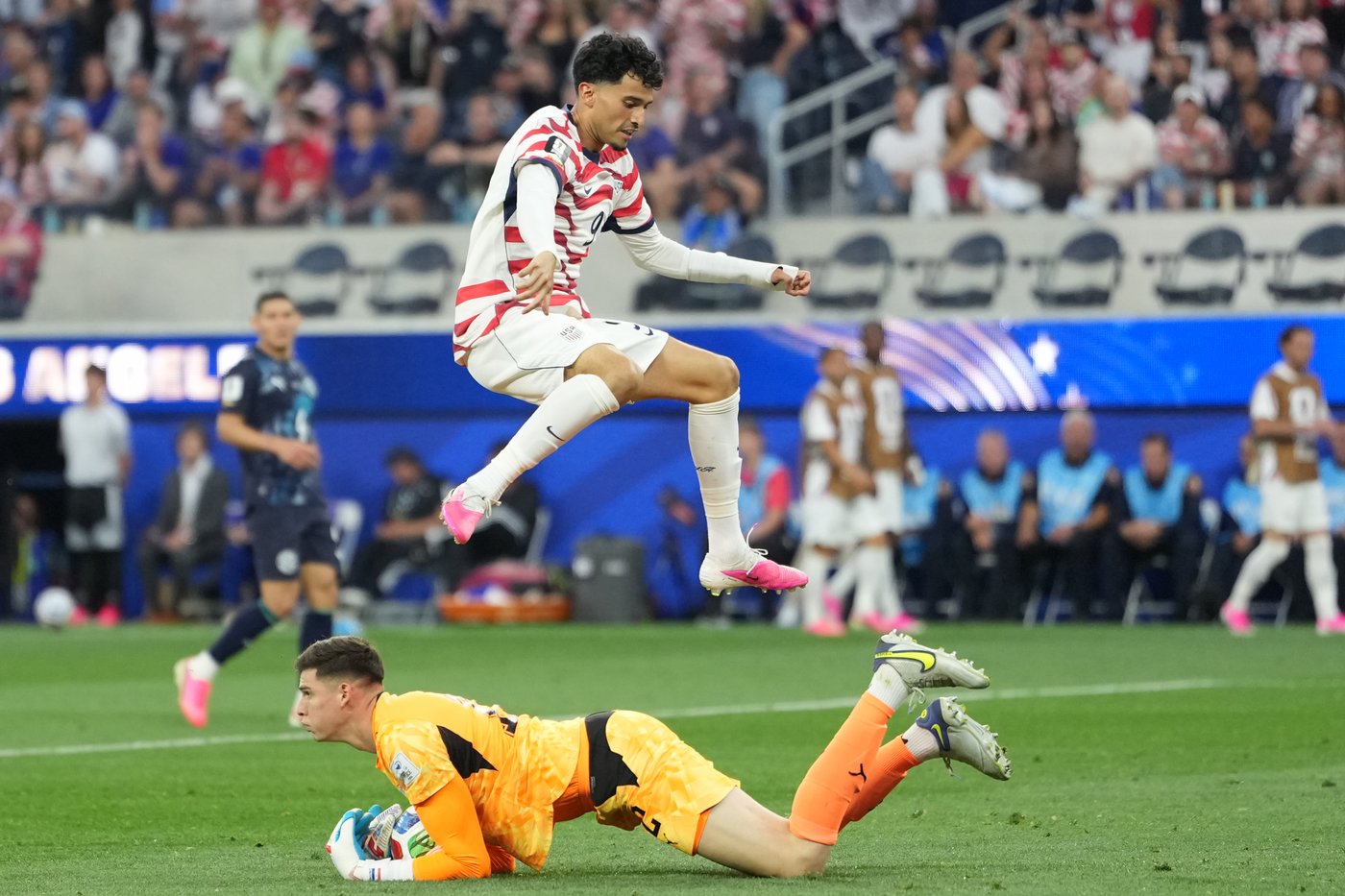 US faces Paraguay and Canada takes on Bosnia in 2026 World Cup openers for host nations, in photos | iNFOnews.ca