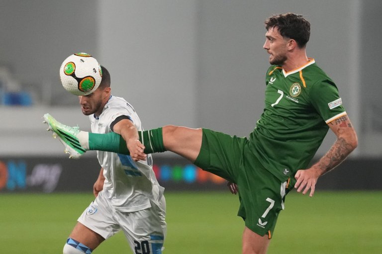 Ireland soccer players again wear black armbands and refuse handshakes with Israel team | iNFOnews.ca