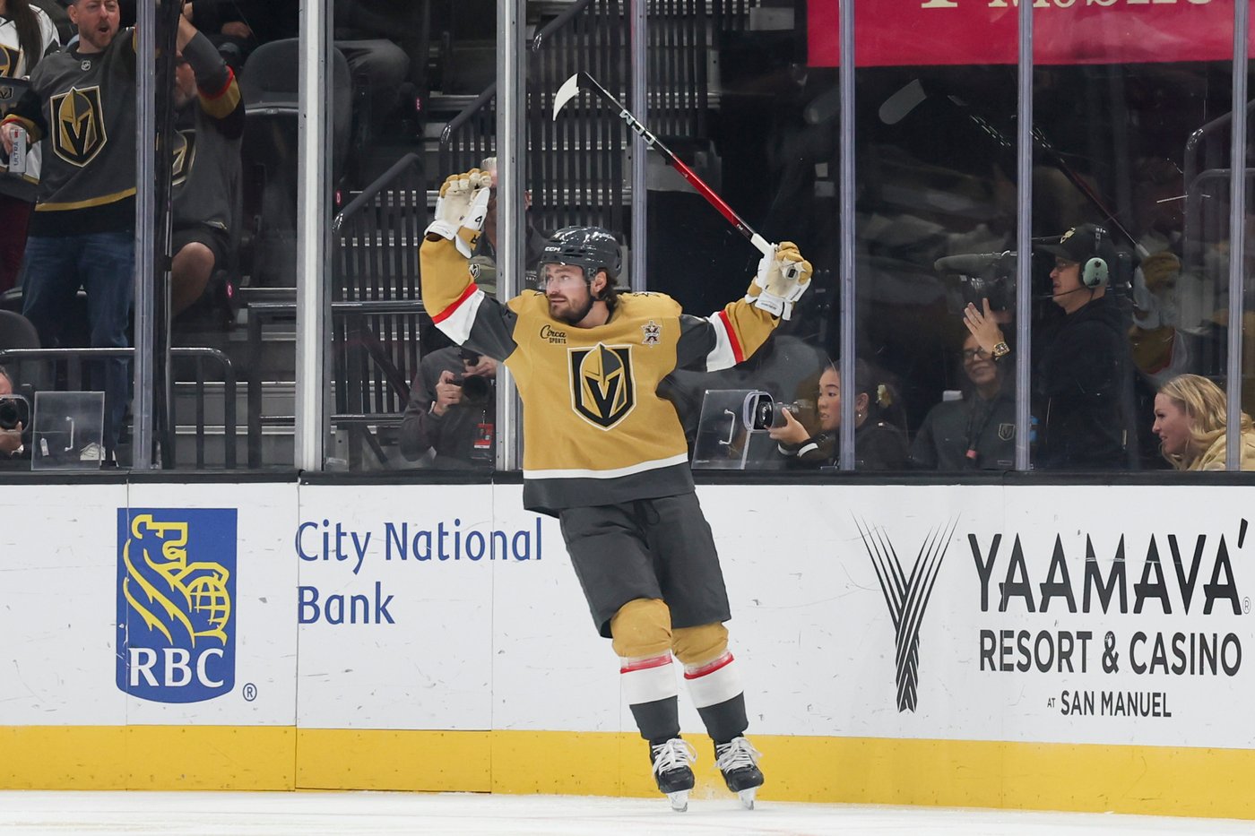 Golden Knights rout Penguins 6-2 as Mark Stone nets a goal and 2 assists | iNFOnews.ca Golden Knights rout Penguins 6-2 as Mark Stone nets a goal and 2 assists | iNFOnews.ca