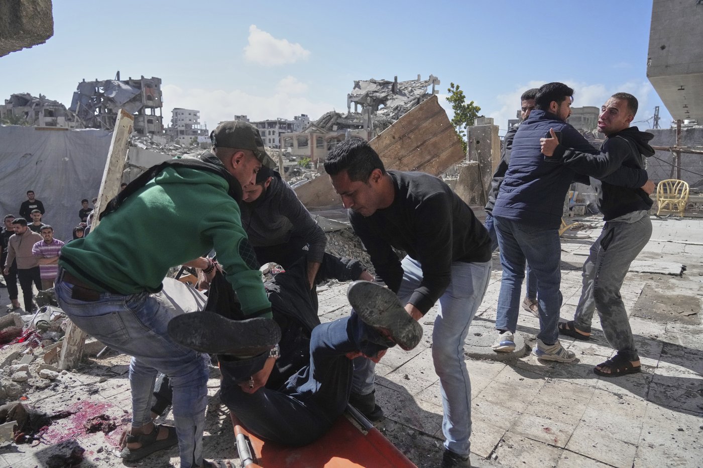 Israeli troops advance in Gaza to retake part of a corridor dividing north from south | iNFOnews.ca