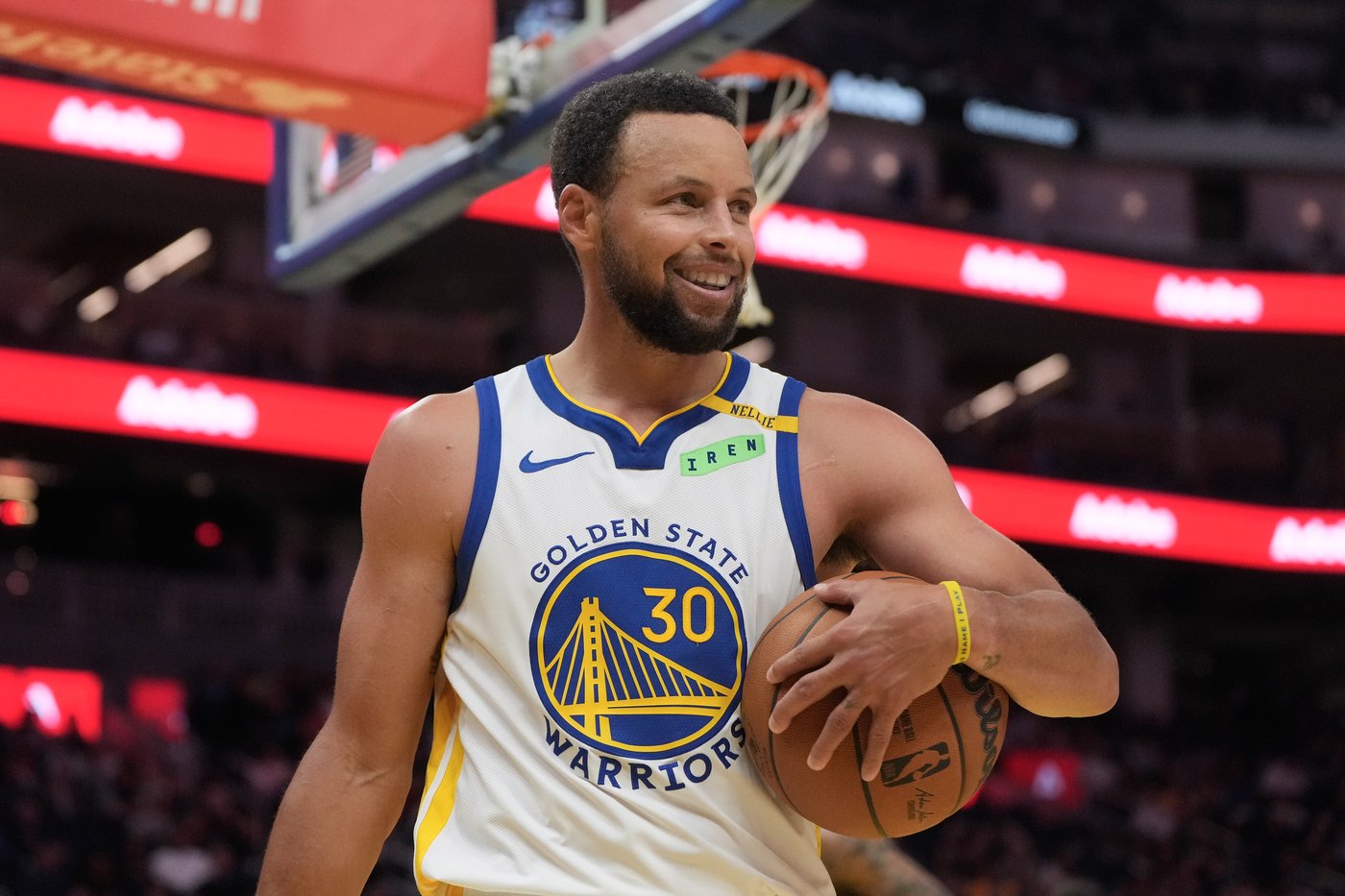 Steve Kerr: Stephen Curry 'fine' after tweaking right ankle at Warriors practice | iNFOnews.ca Steve Kerr: Stephen Curry 'fine' after tweaking right ankle at Warriors practice | iNFOnews.ca