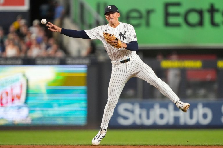 Yankees shortstop George Lombard Jr. leaves game vs. Red Sox with right knee discomfort | iNFOnews.ca