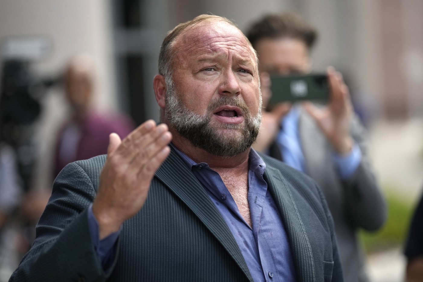 Company linked to Alex Jones doubles offer to buy Infowars after failed bankruptcy auction | iNFOnews.ca