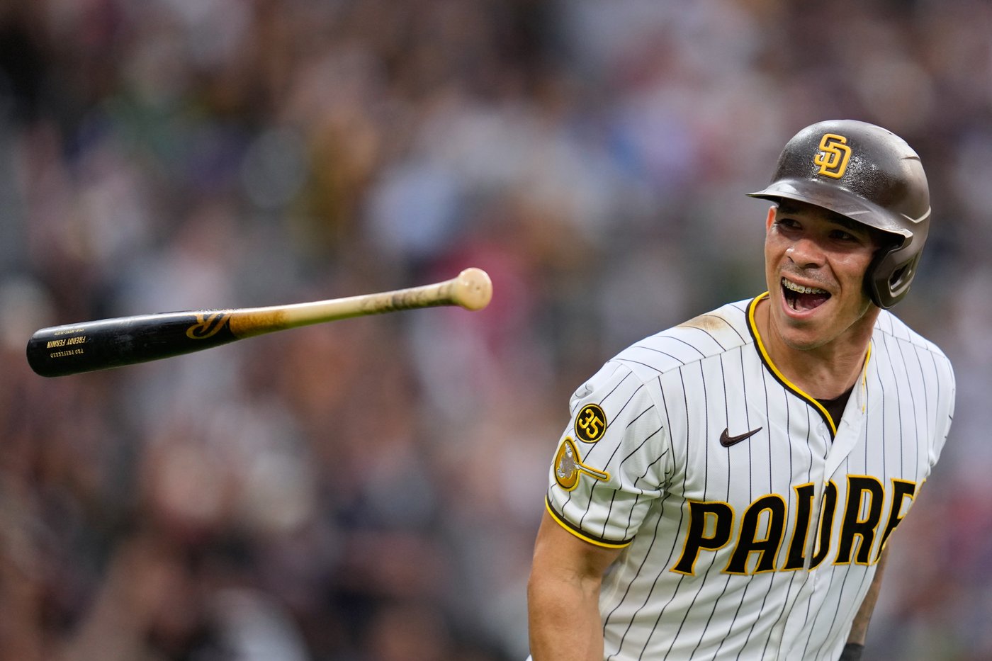 Padres rally for 6-2 win after the Reds botch 3 straight bunts in the 7th inning | iNFOnews.ca Padres rally for 6-2 win after the Reds botch 3 straight bunts in the 7th inning | iNFOnews.ca