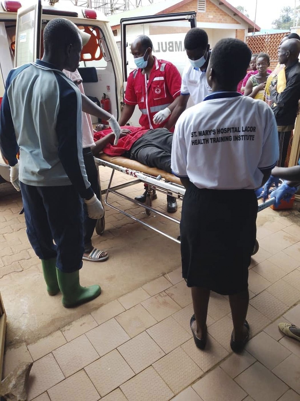 Crash of buses and other vehicles in western Uganda kills 46 people | iNFOnews.ca Crash of buses and other vehicles in western Uganda kills 46 people | iNFOnews.ca