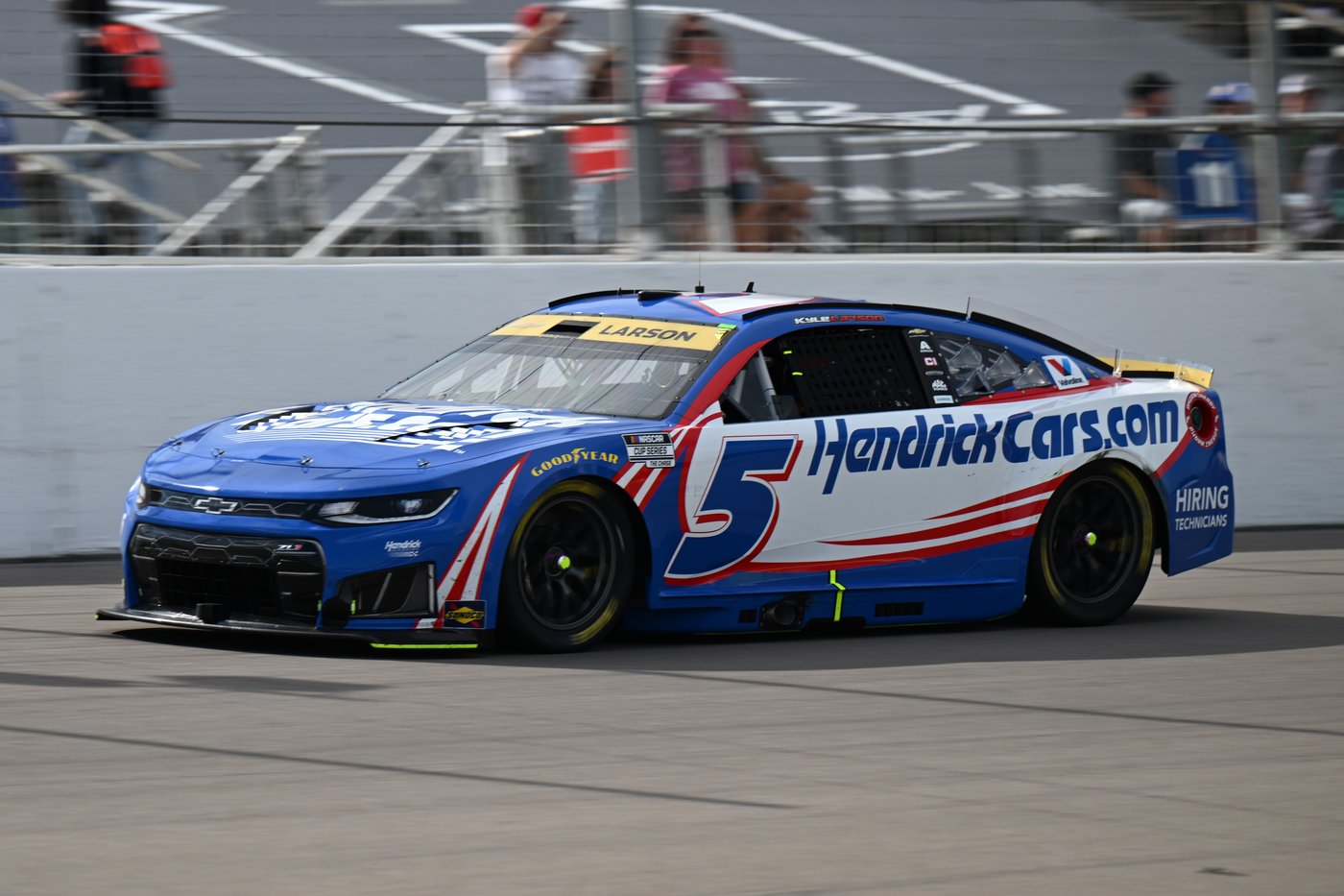 Kyle Larson surges to second in NASCAR postseason Chase heading to Bristol track he's dominated | iNFOnews.ca Kyle Larson surges to second in NASCAR postseason Chase heading to Bristol track he's dominated | iNFOnews.ca