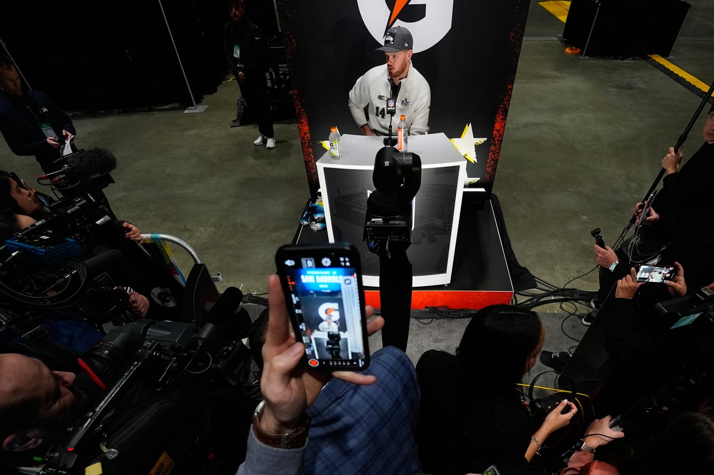 Sam Darnold's season as a backup with the 49ers helped him reach the Super Bowl | iNFOnews.ca