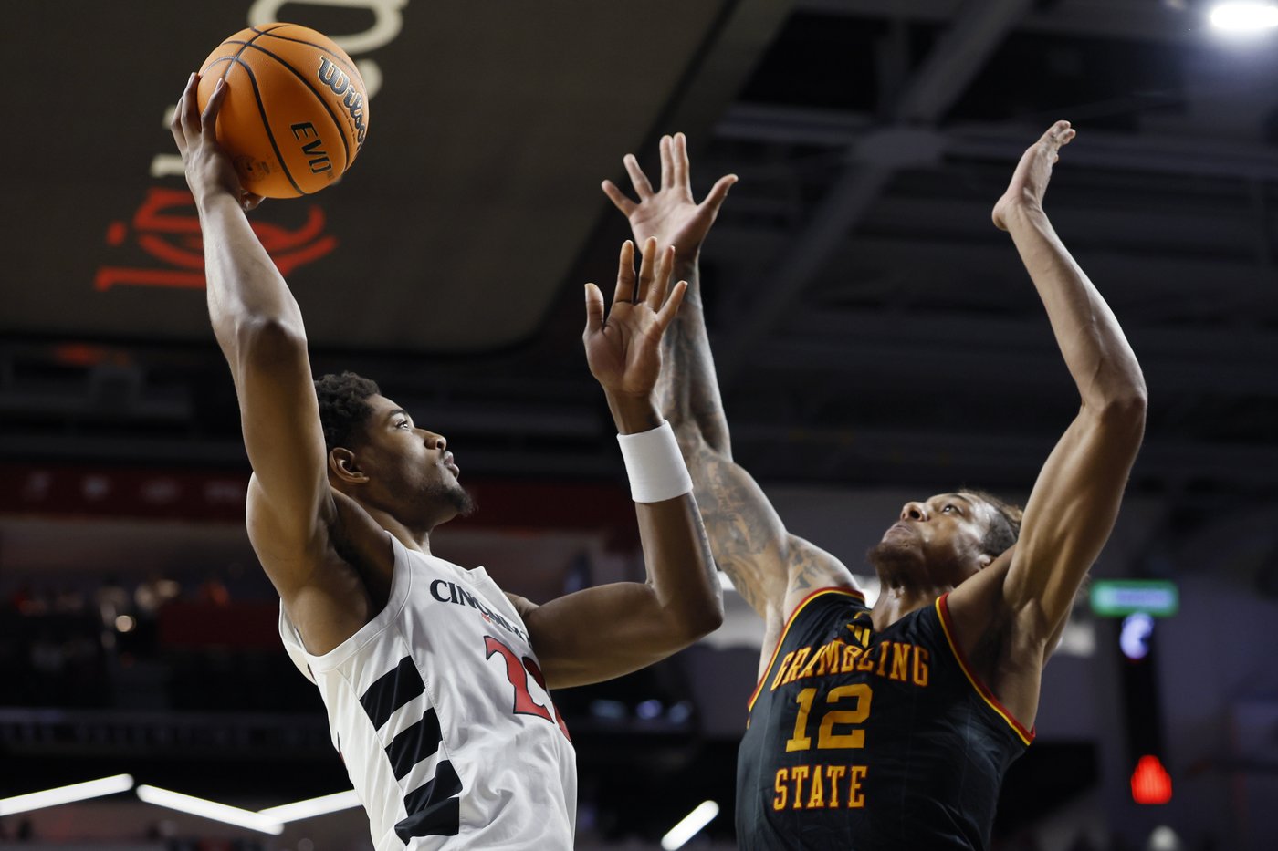 No. 19 Cincinnati dominates Grambling State 84-49 to close out its non-conference schedule | iNFOnews.ca