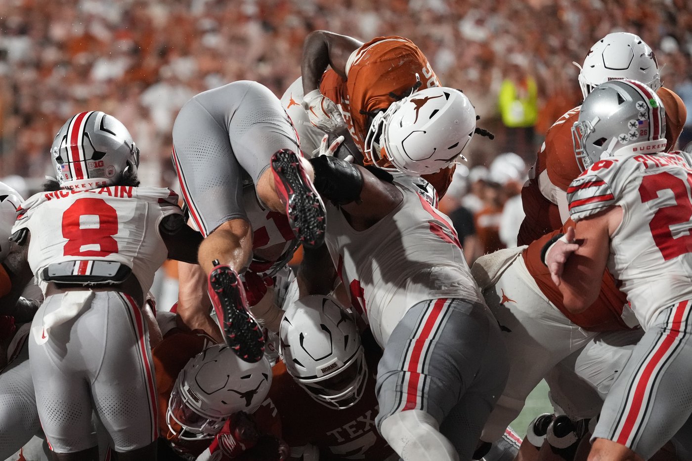 No. 4 Texas stuns No. 1 Ohio State 24-23 after erasing 20-point 4th-quarter deficit | iNFOnews.ca