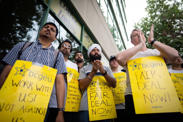 B.C. public service job action escalates with overtime ban at liquor warehouses | iNFOnews.ca