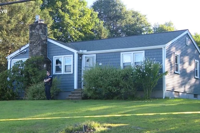 Arrest warrant issued for Massachusetts woman sought in officer's death | iNFOnews.ca