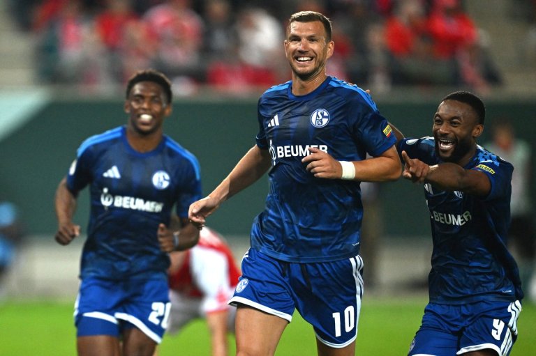 Dzeko ending 19-year international career with Bosnia-Herzegovina next month | iNFOnews.ca