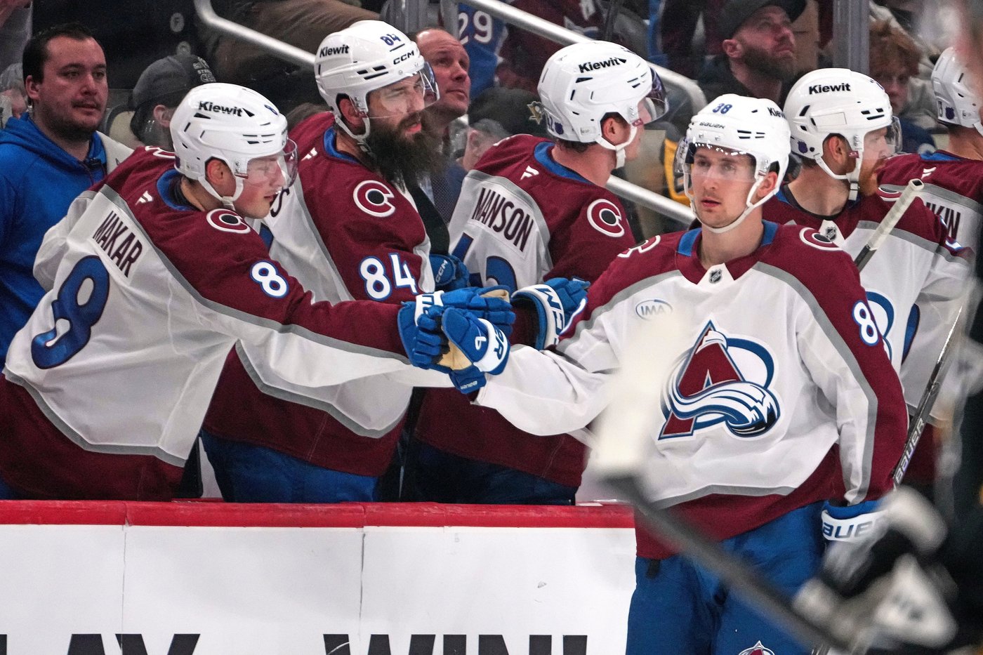 MacKinnon scores NHL-leading 46th goal as Avalanche cruise past wobbling Penguins 6-2 | iNFOnews.ca