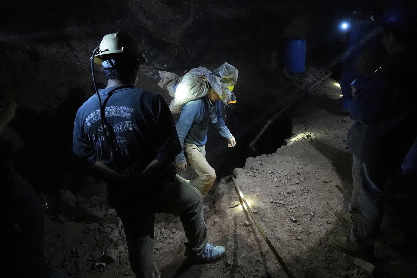 Illegal gold mining is fueling a 'mercury boom' in Mexico, poisoning people and the environment | iNFOnews.ca