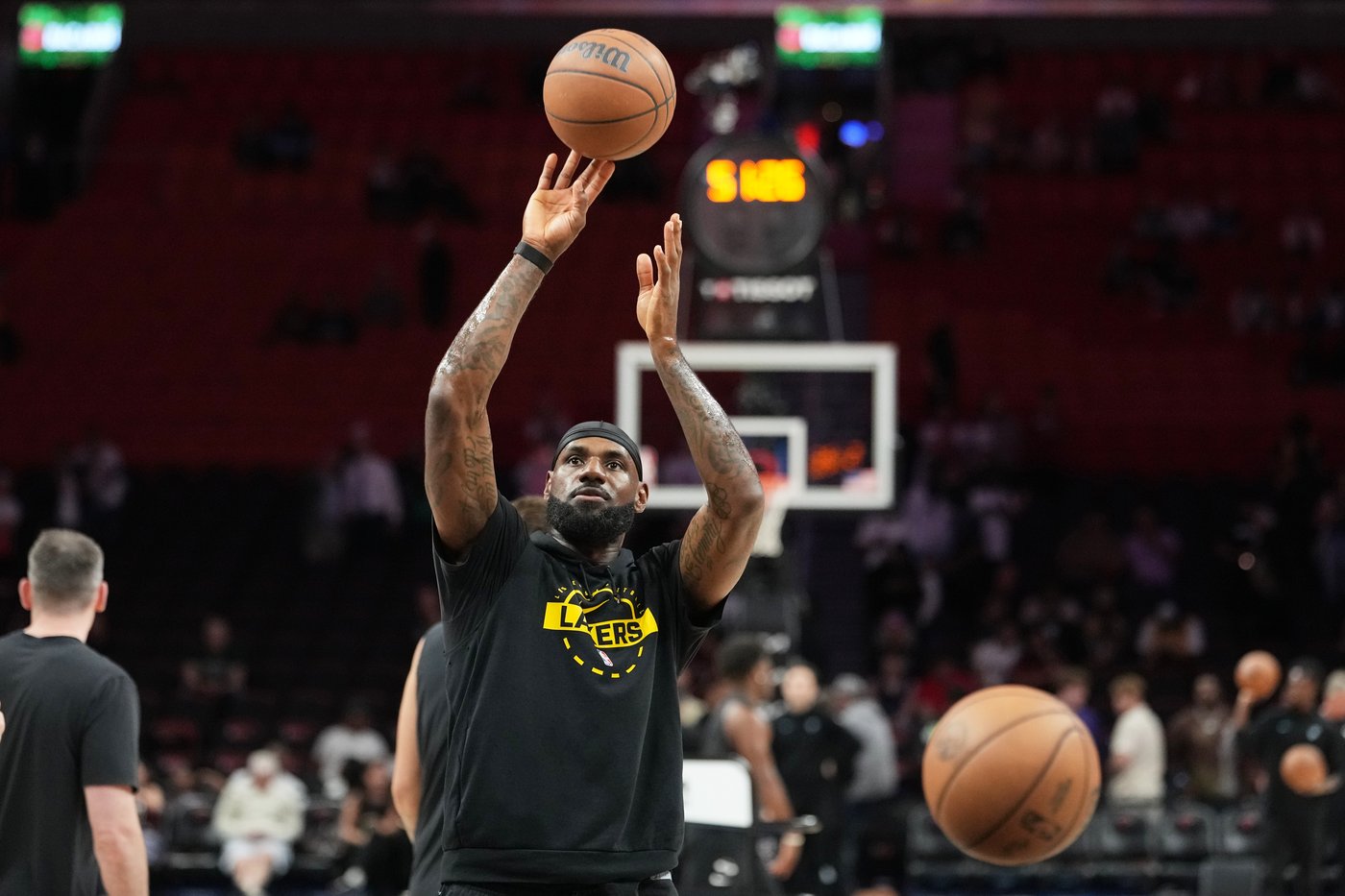 Another record for LeBron: He ties Robert Parish by appearing in his 1,611th NBA regular-season game | iNFOnews.ca Another record for LeBron: He ties Robert Parish by appearing in his 1,611th NBA regular-season game | iNFOnews.ca