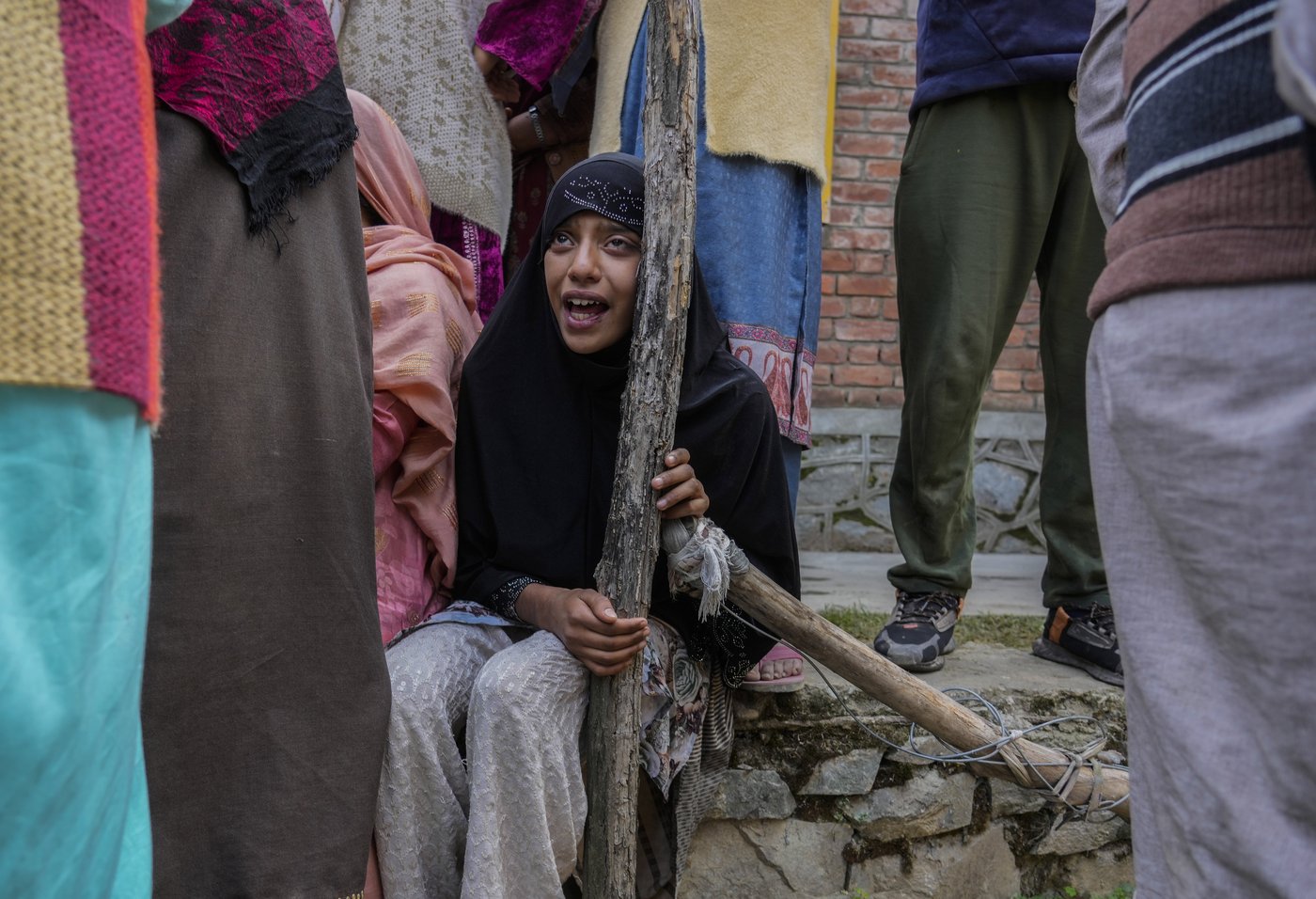 Gunmen kill 7 people working on a strategic tunnel project in Indian-controlled Kashmir | iNFOnews.ca