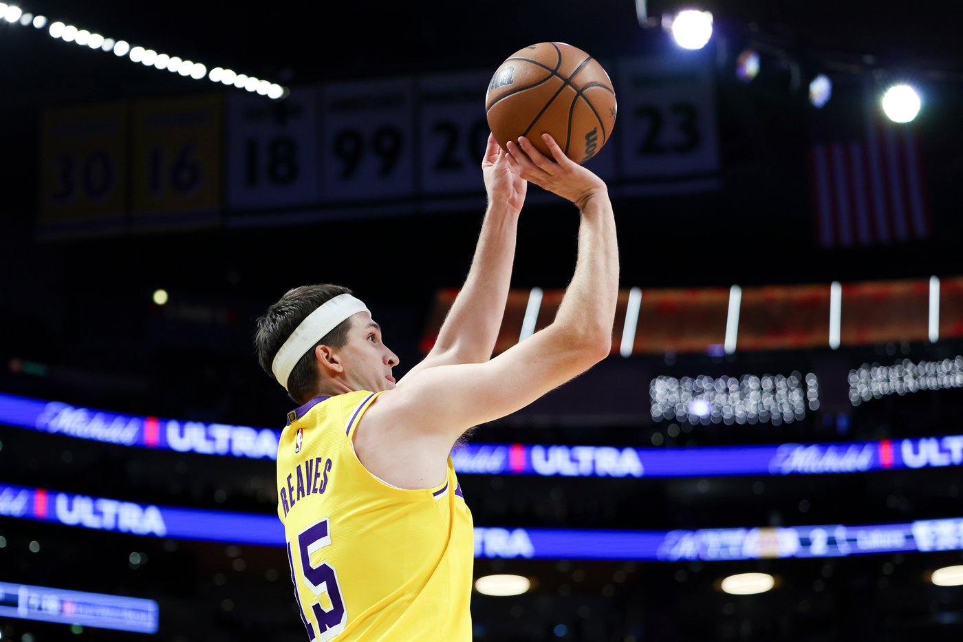 Luka Doncic scores 38 and the Lakers hold off the Clippers 125-122 to split LA rivals' season series | iNFOnews.ca