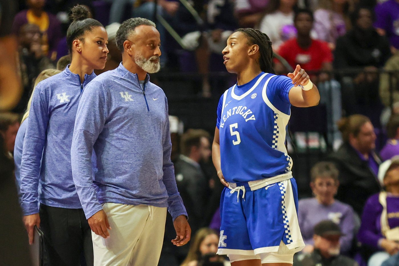 Morgan's last-second 3-pointer lifts No. 11 Kentucky over No. 5 LSU 80-78 as Kiffin looks on | iNFOnews.ca Morgan's last-second 3-pointer lifts No. 11 Kentucky over No. 5 LSU 80-78 as Kiffin looks on | iNFOnews.ca
