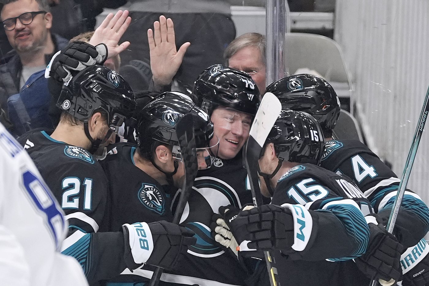 The Sharks beat the Lightning 2-1 for their 1st home win since November | iNFOnews.ca The Sharks beat the Lightning 2-1 for their 1st home win since November | iNFOnews.ca