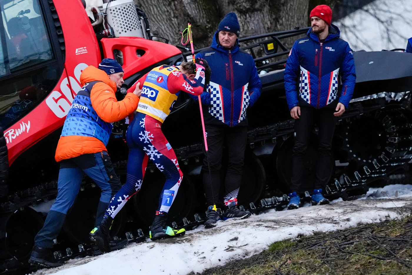 Winter Olympics star Klaebo says he has a concussion from crash in World Cup race | iNFOnews.ca Winter Olympics star Klaebo says he has a concussion from crash in World Cup race | iNFOnews.ca