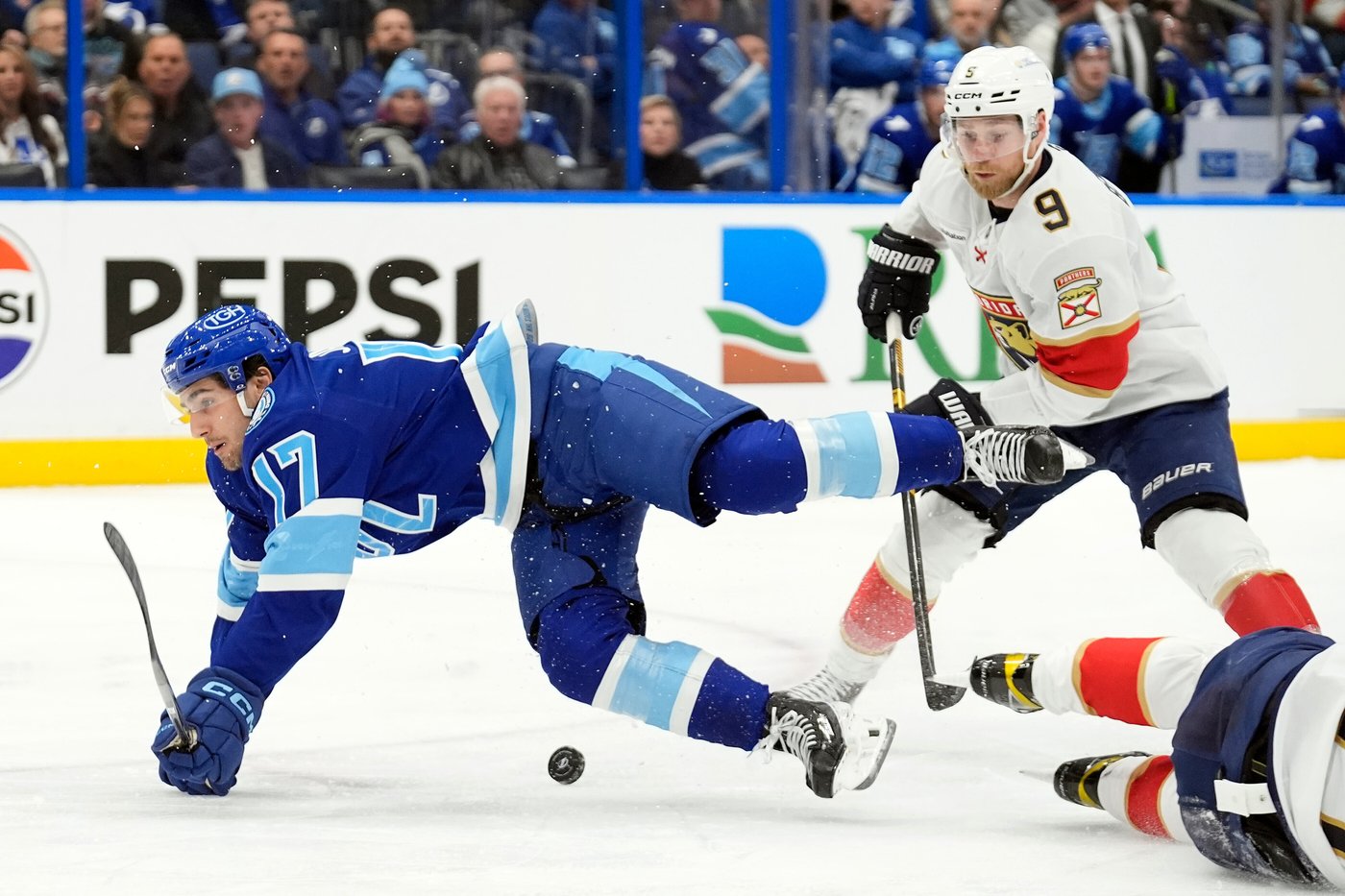 Vasilevskiy stops 33 shots, Lightning beat Panthers 6-1 in final game before break | iNFOnews.ca Vasilevskiy stops 33 shots, Lightning beat Panthers 6-1 in final game before break | iNFOnews.ca