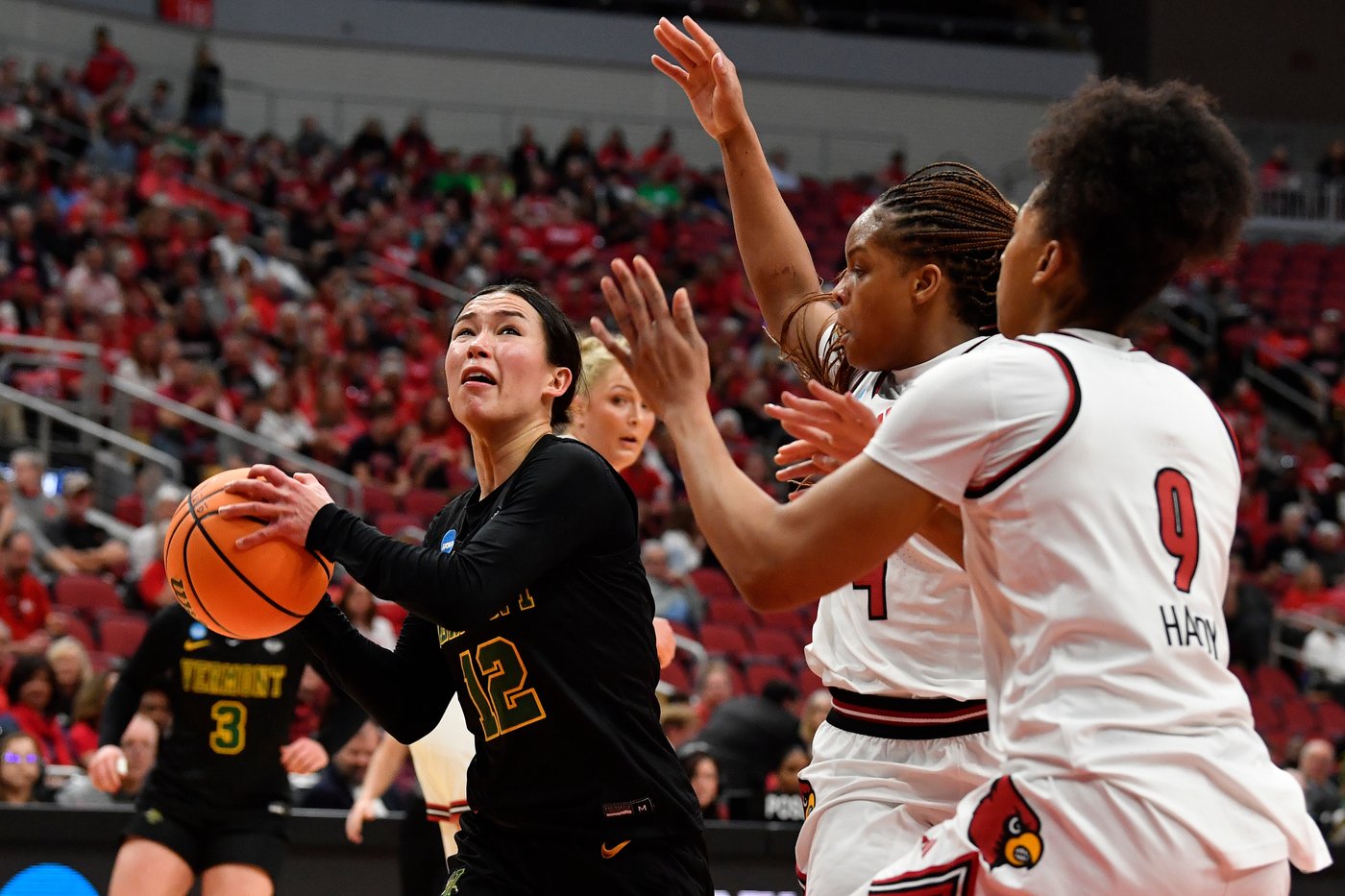 Louisville pulls away for a 72-52 win over Vermont in 1st round of women's NCAA Tournament | iNFOnews.ca Louisville pulls away for a 72-52 win over Vermont in 1st round of women's NCAA Tournament | iNFOnews.ca