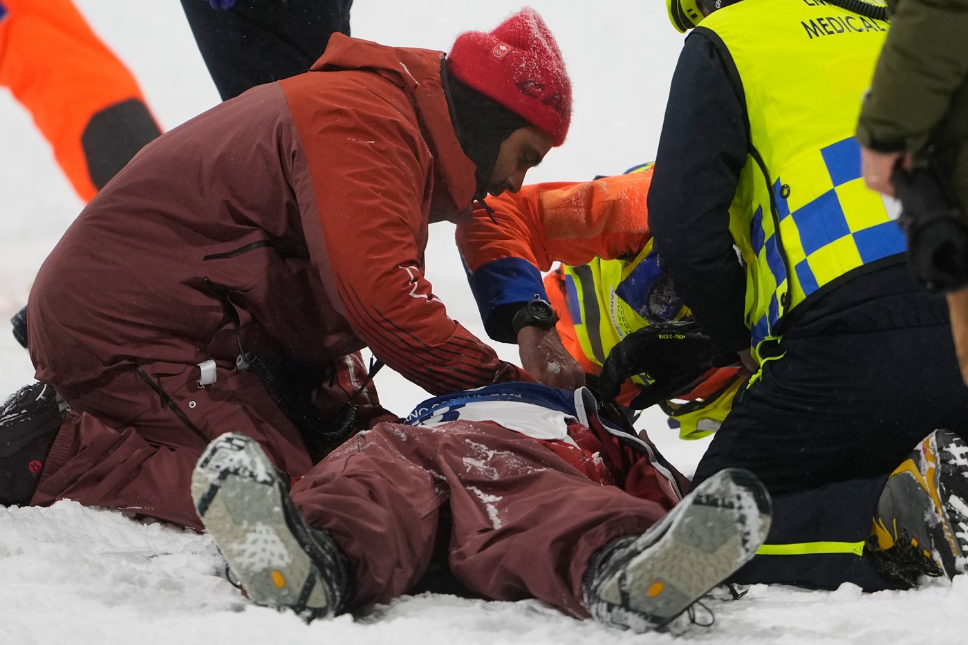 Canada's McMorris takes nasty fall and is stretchered off in pre-Olympic snowboard training | iNFOnews.ca