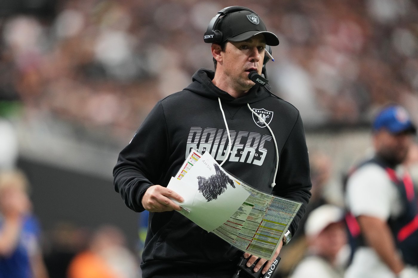 Klint Kubiak takes blame for a Raiders run game that ranks worst in NFL in yards per carry | iNFOnews.ca