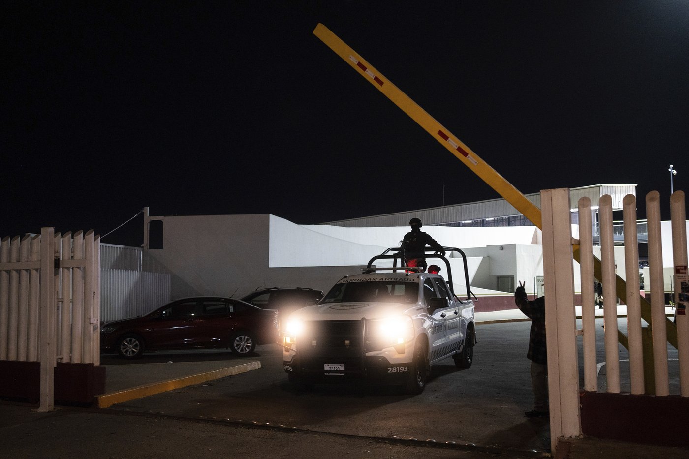 US active duty troops beginning to arrive in Texas and San Diego to support border security | iNFOnews.ca