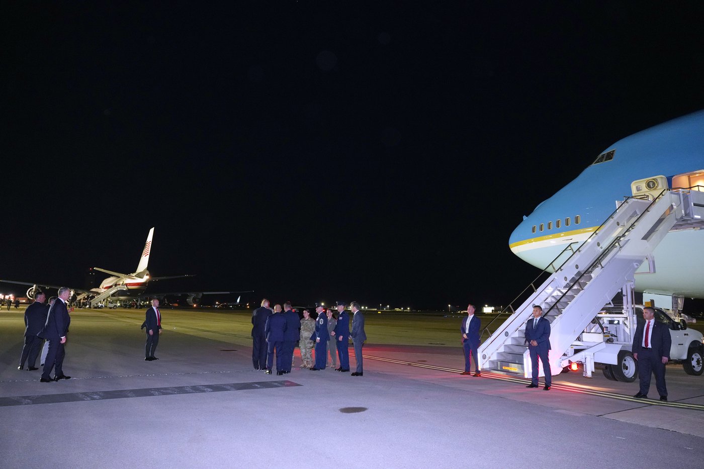 Trump used elaborate ruse to fly out of Turkey following summit because of Iran threat, report says | iNFOnews.ca Trump used elaborate ruse to fly out of Turkey following summit because of Iran threat, report says | iNFOnews.ca